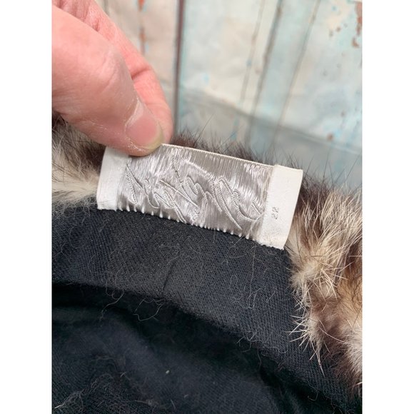 Lord and Taylor Fur Hat 22 - Picture 7 of 8